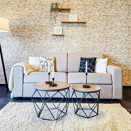 Cosy-apartment - Glazed Balkony & Carport, 70m2