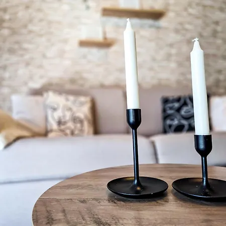 Cosy-apartment - Glazed Balkony & Carport, 70m2